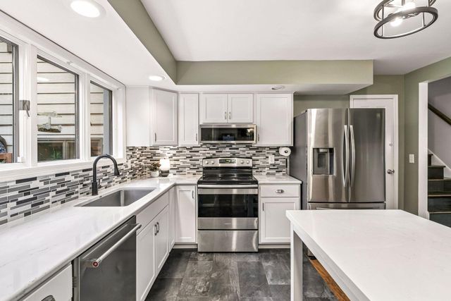 3970 Yorktown Lane N, Plymouth, MN 55441