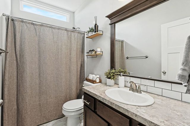 1901 N Amber Ridge St, Derby, KS 67037