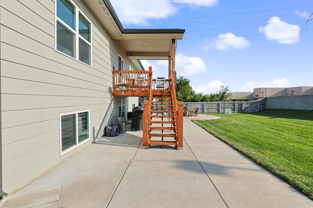 1901 N Amber Ridge St, Derby, KS 67037