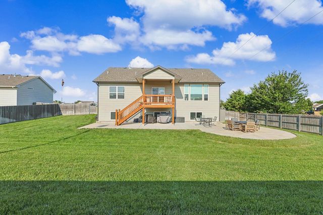 1901 N Amber Ridge St, Derby, KS 67037