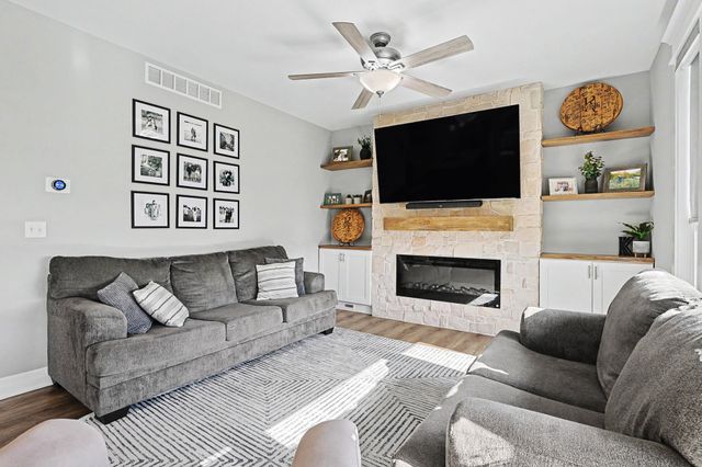 1901 N Amber Ridge St, Derby, KS 67037