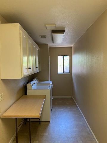 1242 River Bluff Dr, Oakdale, CA 95361