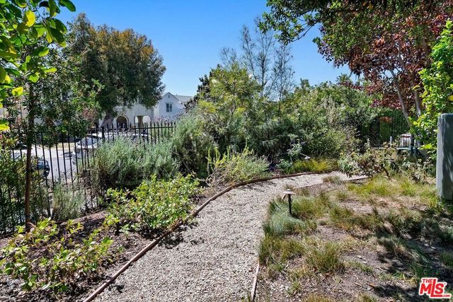 1107 S Citrus Avenue, Los Angeles, CA 90019