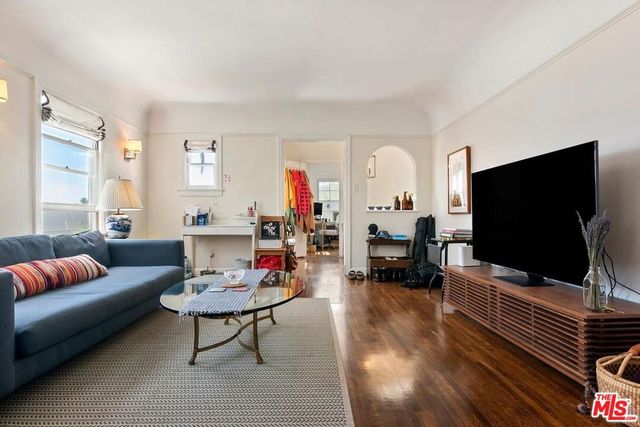 1107 S Citrus Avenue, Los Angeles, CA 90019