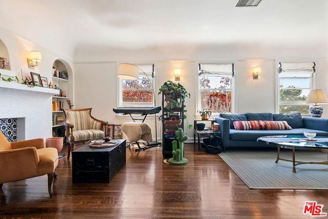 1107 S Citrus Avenue, Los Angeles, CA 90019