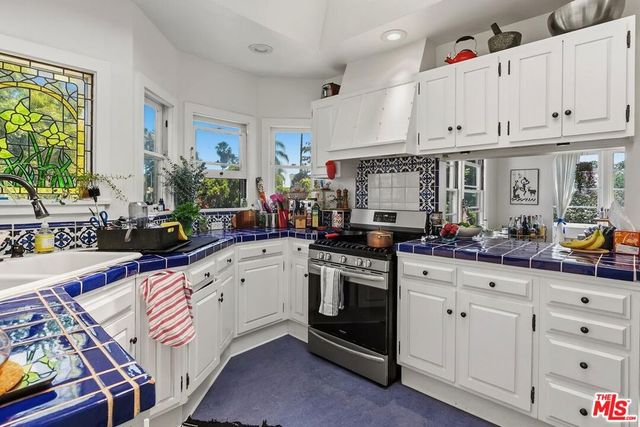 1107 S Citrus Avenue, Los Angeles, CA 90019