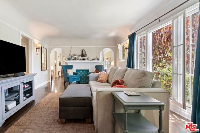 1107 S Citrus Avenue, Los Angeles, CA 90019