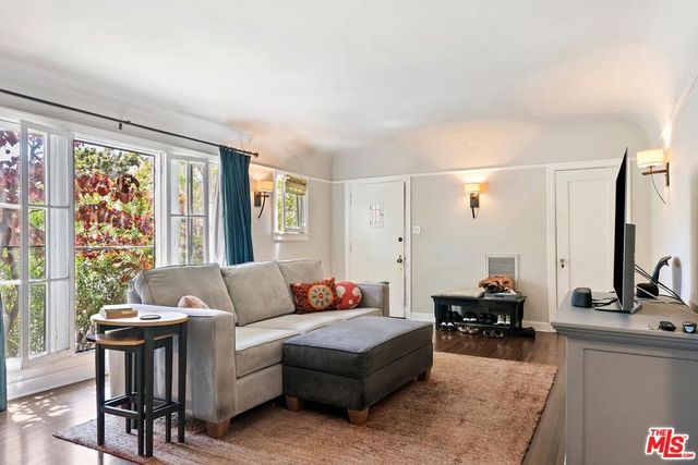 1107 S Citrus Avenue, Los Angeles, CA 90019