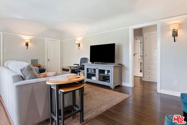 1107 S Citrus Avenue, Los Angeles, CA 90019