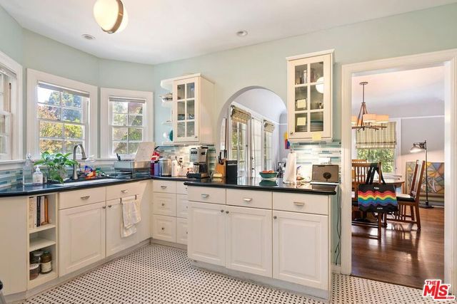 1107 S Citrus Avenue, Los Angeles, CA 90019