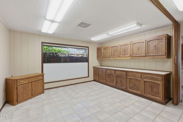 1325 NW Lawnridge Avenue, Grants Pass, OR 97526