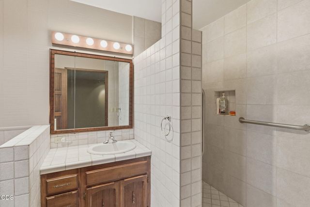 1325 NW Lawnridge Avenue, Grants Pass, OR 97526