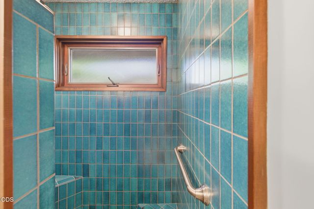 1325 NW Lawnridge Avenue, Grants Pass, OR 97526