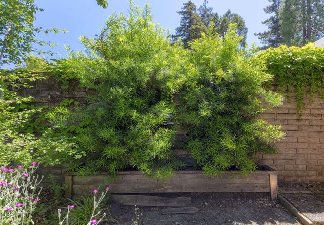 1325 NW Lawnridge Avenue, Grants Pass, OR 97526