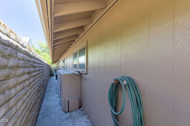 1325 NW Lawnridge Avenue, Grants Pass, OR 97526