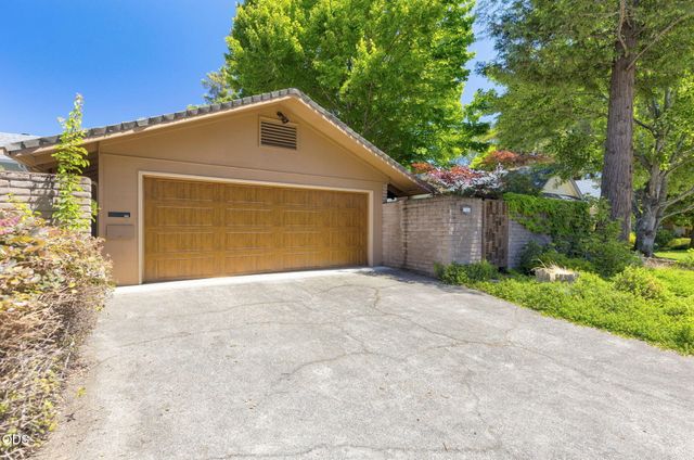1325 NW Lawnridge Avenue, Grants Pass, OR 97526