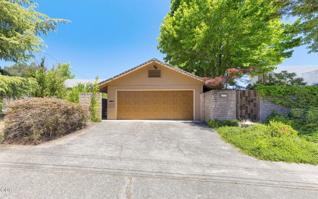 1325 NW Lawnridge Avenue, Grants Pass, OR 97526