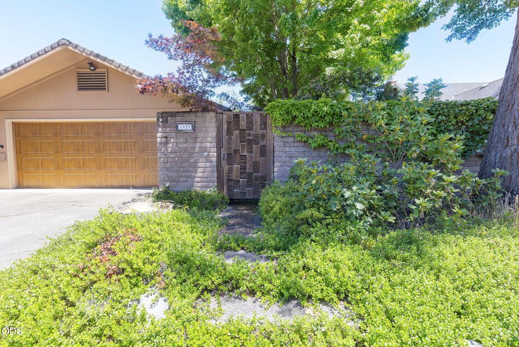1325 NW Lawnridge Avenue, Grants Pass, OR 97526