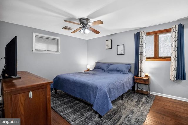 211 SPRING MOUNT RD, Schwenksville, PA 19473