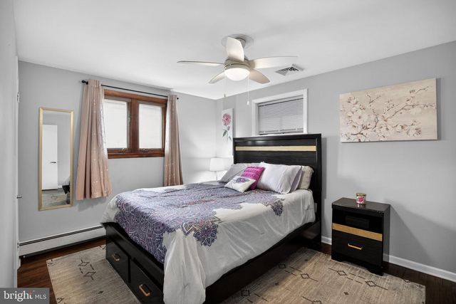 211 SPRING MOUNT RD, Schwenksville, PA 19473