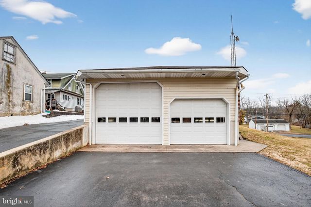 211 SPRING MOUNT RD, Schwenksville, PA 19473