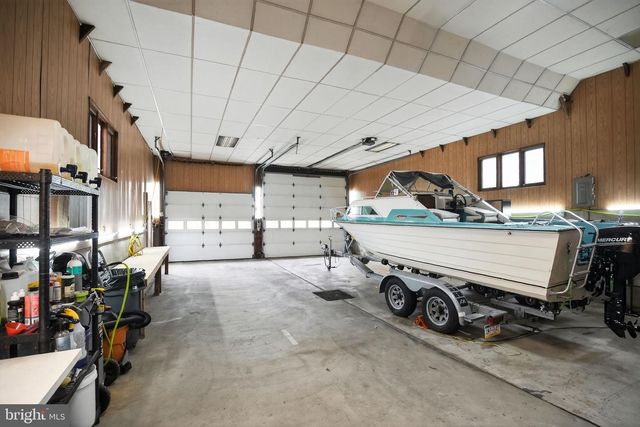 211 SPRING MOUNT RD, Schwenksville, PA 19473