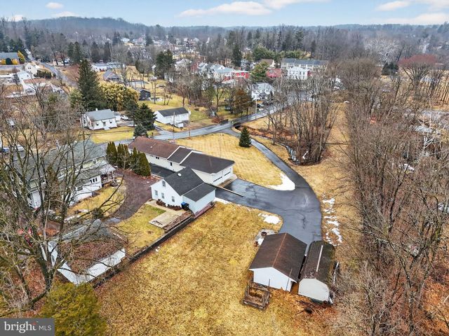 211 SPRING MOUNT RD, Schwenksville, PA 19473