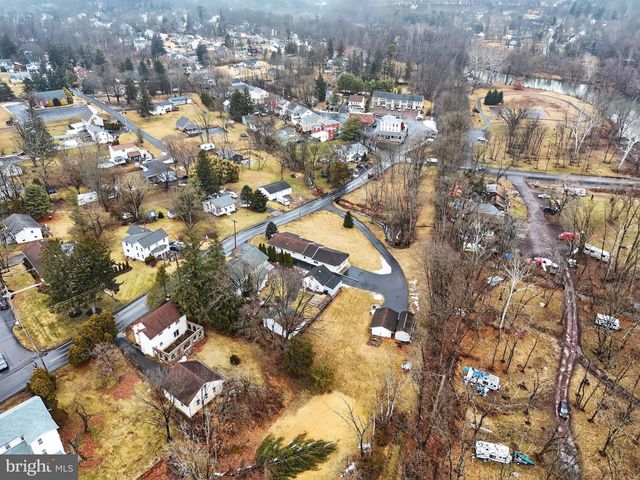 211 SPRING MOUNT RD, Schwenksville, PA 19473