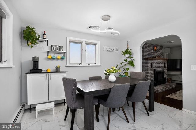 211 SPRING MOUNT RD, Schwenksville, PA 19473