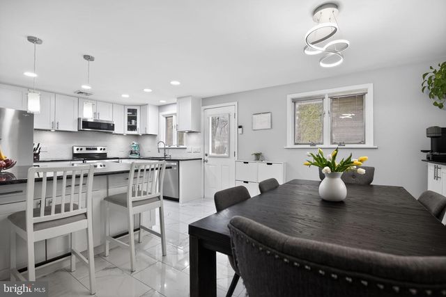 211 SPRING MOUNT RD, Schwenksville, PA 19473