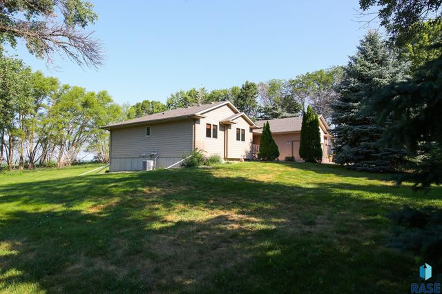25569 470th Ave Avenue, Crooks, SD 57020