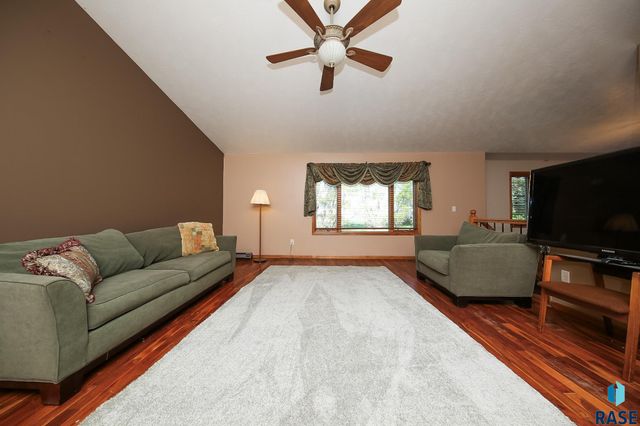 25569 470th Ave Avenue, Crooks, SD 57020