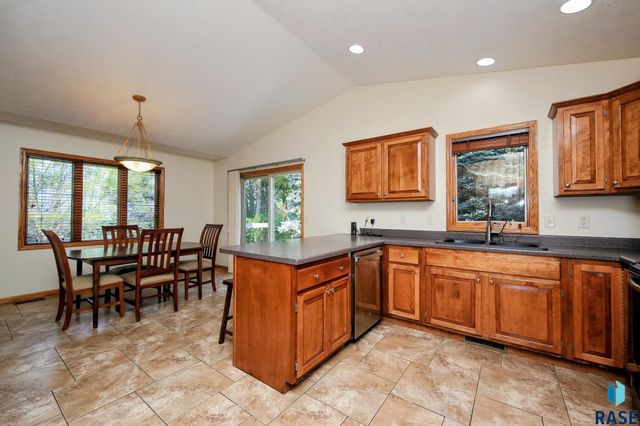 25569 470th Ave Avenue, Crooks, SD 57020