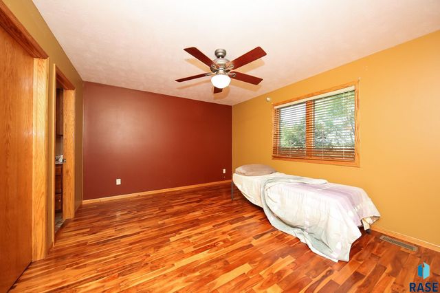 25569 470th Ave Avenue, Crooks, SD 57020