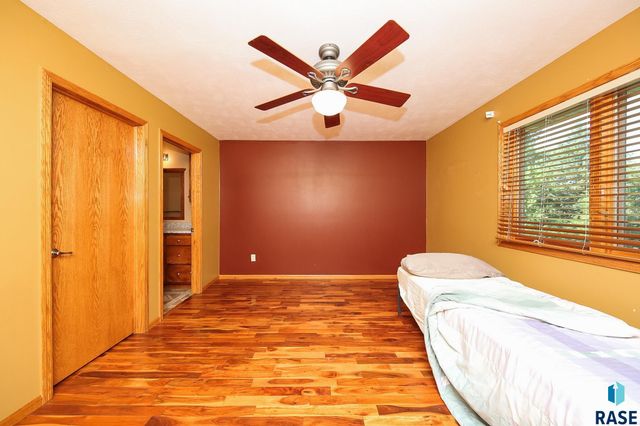 25569 470th Ave Avenue, Crooks, SD 57020