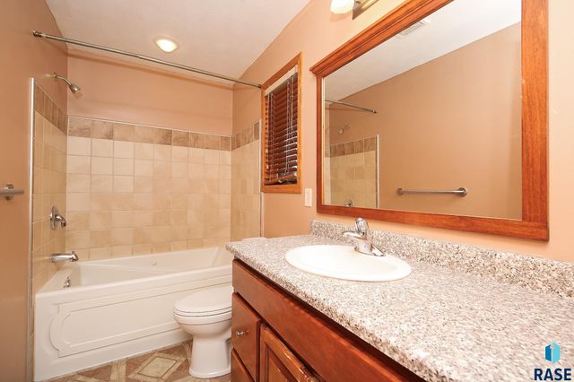 25569 470th Ave Avenue, Crooks, SD 57020