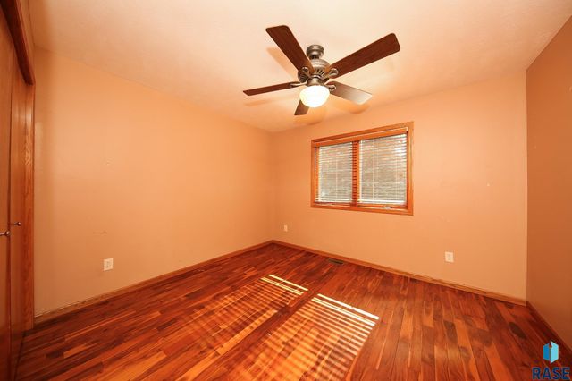 25569 470th Ave Avenue, Crooks, SD 57020