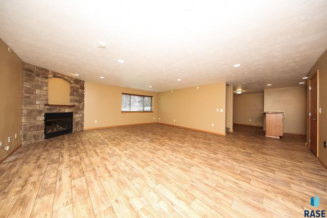 25569 470th Ave Avenue, Crooks, SD 57020