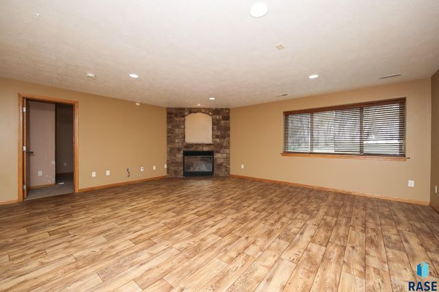 25569 470th Ave Avenue, Crooks, SD 57020