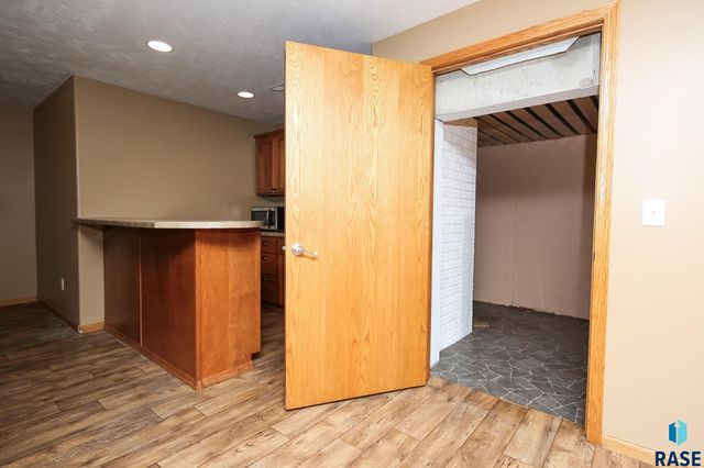 25569 470th Ave Avenue, Crooks, SD 57020