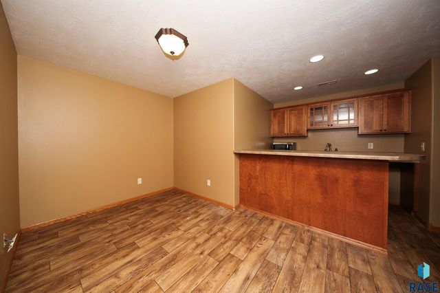 25569 470th Ave Avenue, Crooks, SD 57020