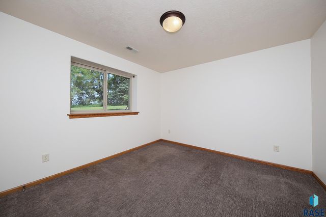 25569 470th Ave Avenue, Crooks, SD 57020
