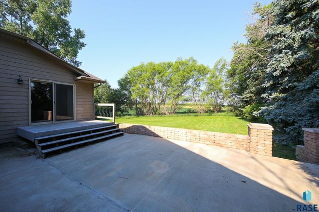 25569 470th Ave Avenue, Crooks, SD 57020