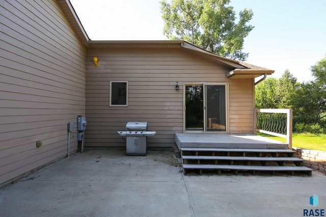 25569 470th Ave Avenue, Crooks, SD 57020