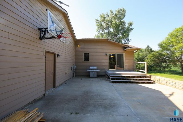 25569 470th Ave Avenue, Crooks, SD 57020