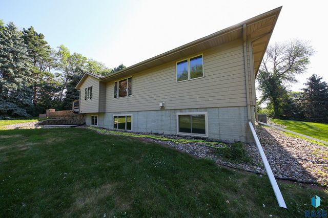 25569 470th Ave Avenue, Crooks, SD 57020