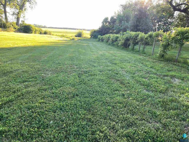 25569 470th Ave Avenue, Crooks, SD 57020