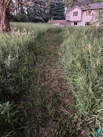 25569 470th Ave Avenue, Crooks, SD 57020