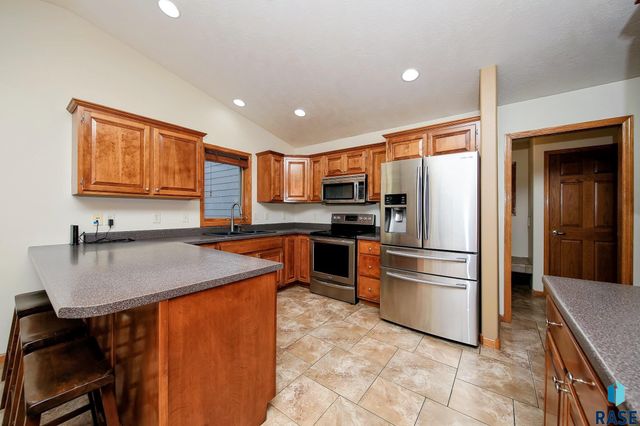 25569 470th Ave Avenue, Crooks, SD 57020