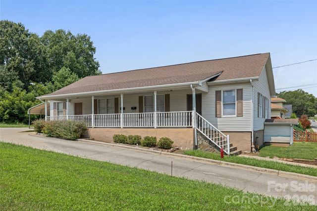 243 8th Avenue, Cramerton, NC 28032